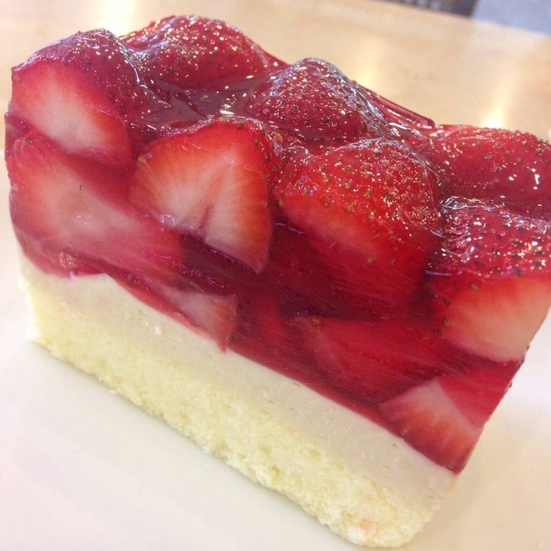Cakes at Mousses & Meringues